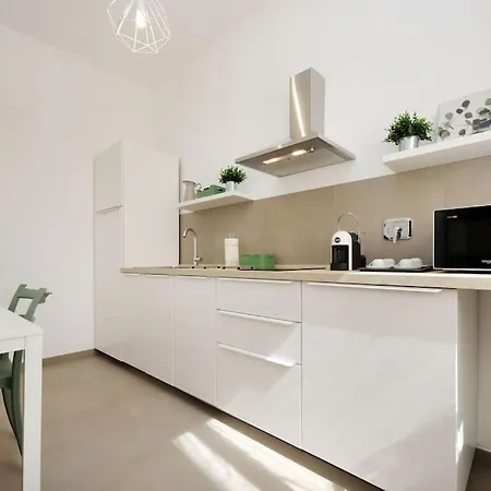 Apartment Basilica San Paolo Nuvola Eur Modern